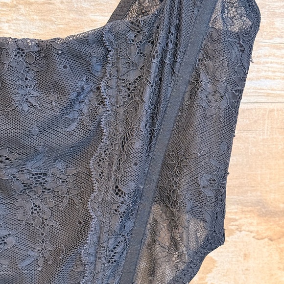 Elegant Black Lace Corset Top - Picture 3 of 13